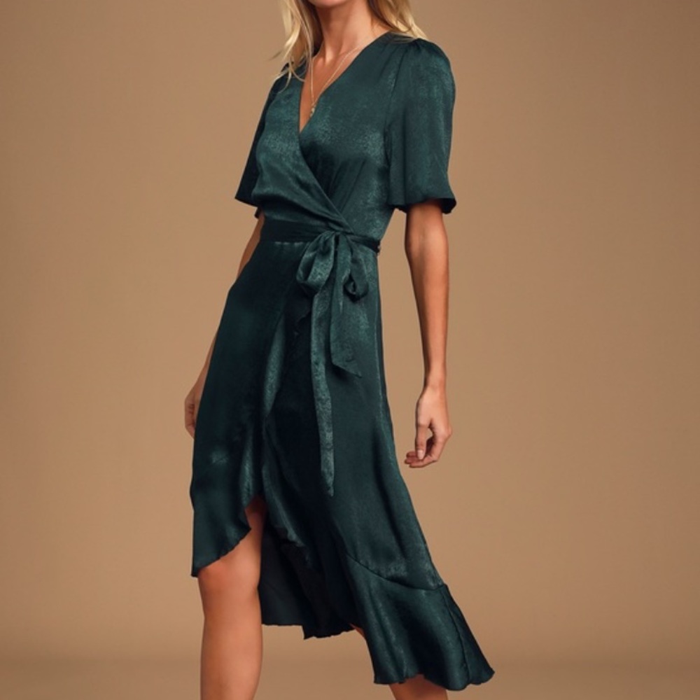 Lulu’s Faux Wrap Dress Satin Emerald NWT